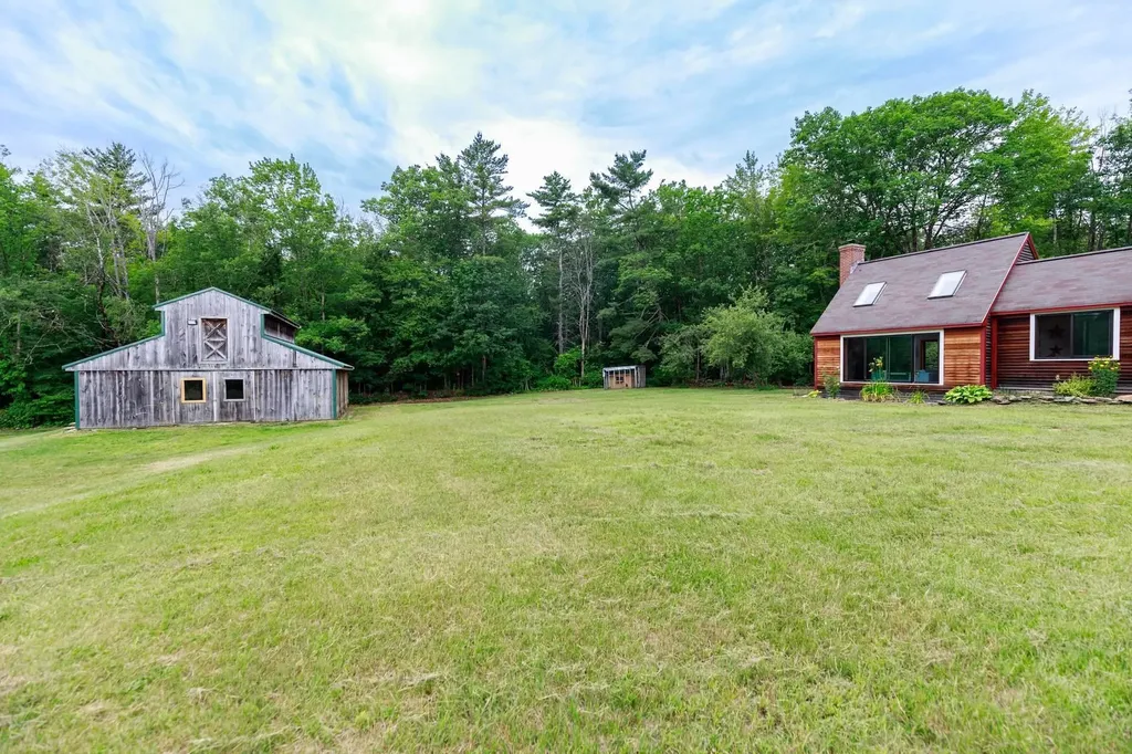 435 Old Francestown Road Weare NH 03281