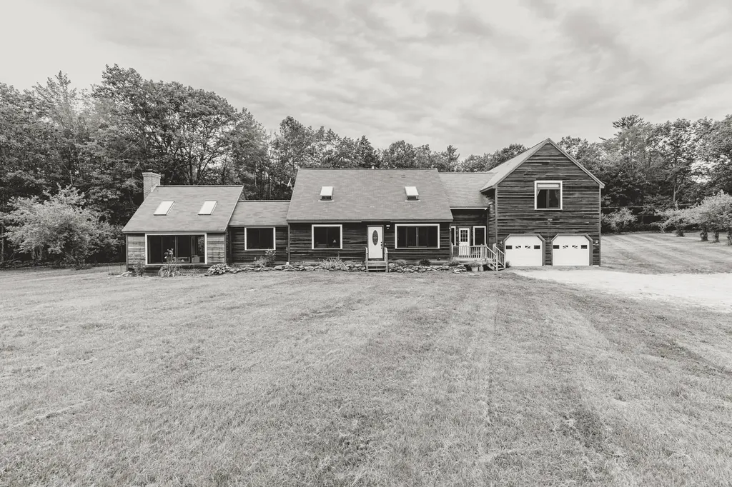 435 Old Francestown Road Weare NH 03281