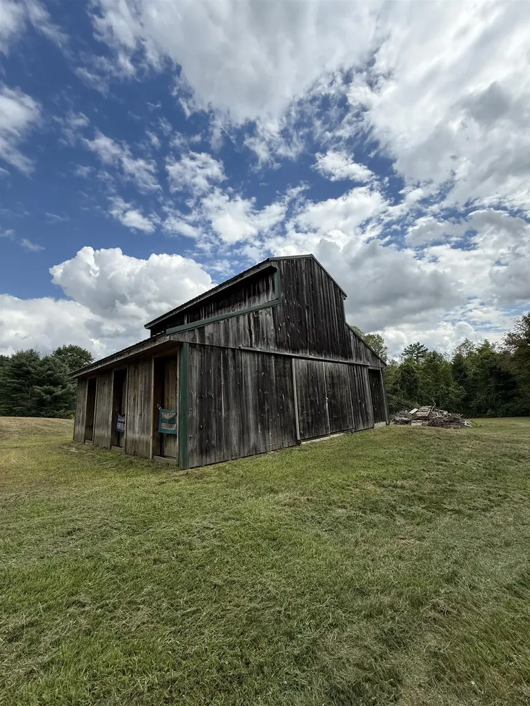 435 Old Francestown Road Weare NH 03281