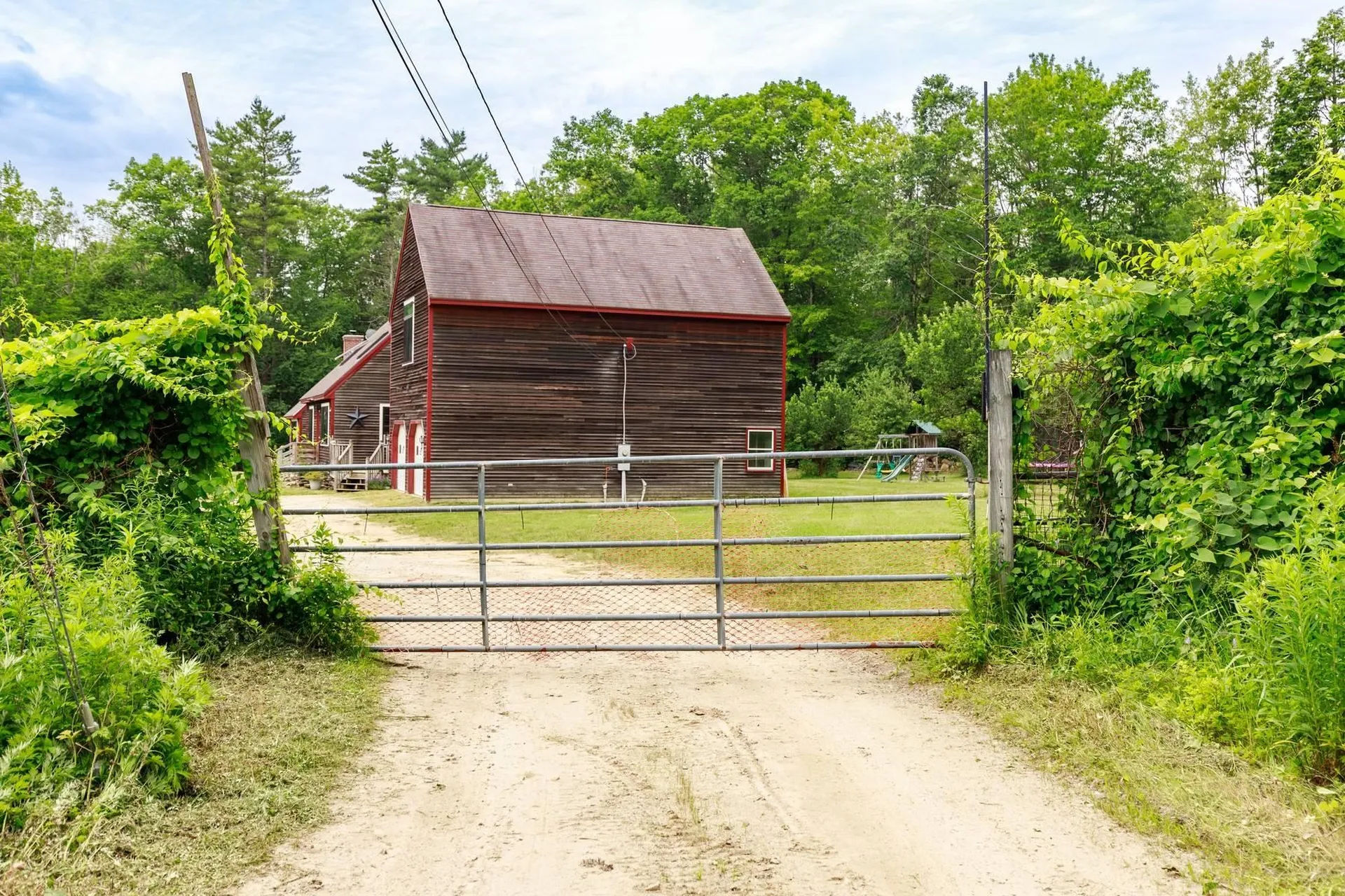 435 Old Francestown Road Weare NH 03281