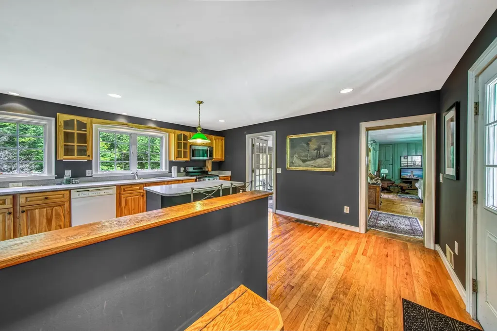 33 Four Corners Road Goshen NH 03752