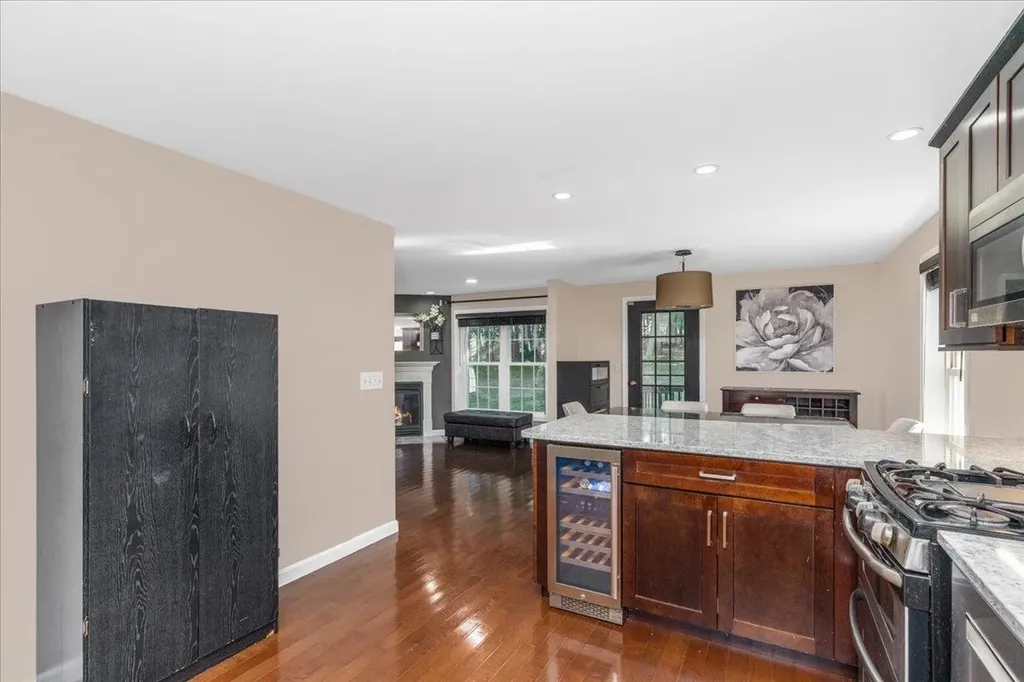 64 Barbara Lane Hudson NH 03051