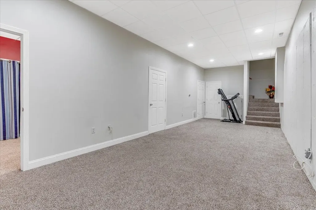 64 Barbara Lane Hudson NH 03051