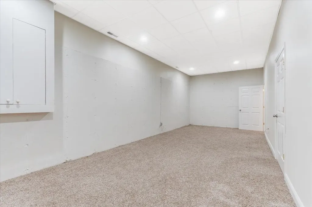 64 Barbara Lane Hudson NH 03051