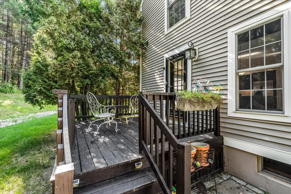 64 Barbara Lane Hudson NH 03051