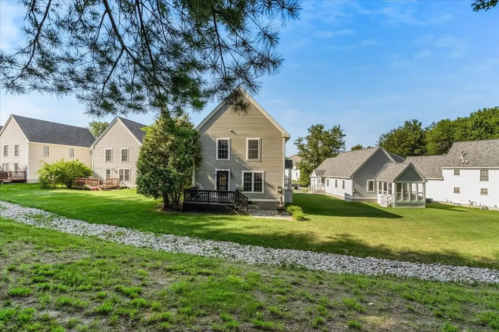 64 Barbara Lane Hudson NH 03051