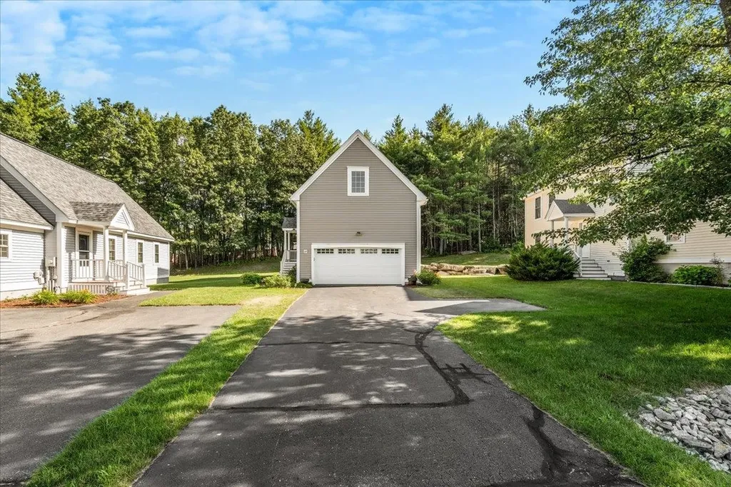 64 Barbara Lane Hudson NH 03051