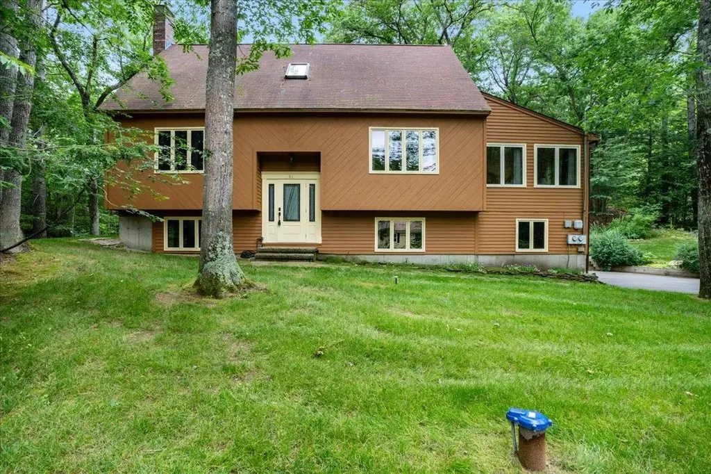 94 Baboosic Lake Road Amherst NH 03031