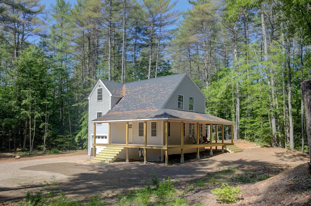 1695 Village Road Madison NH 03849