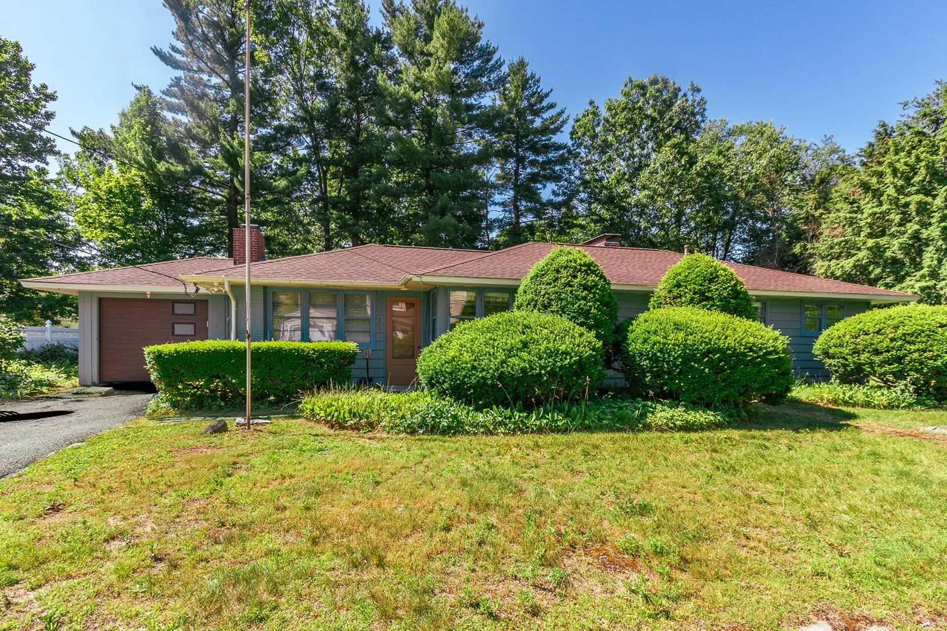 23 Palomino Lane Bedford NH 03110