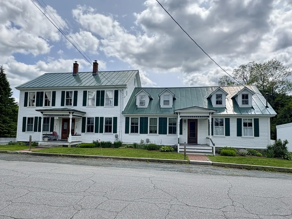 6 On The Common Lyme NH 03768