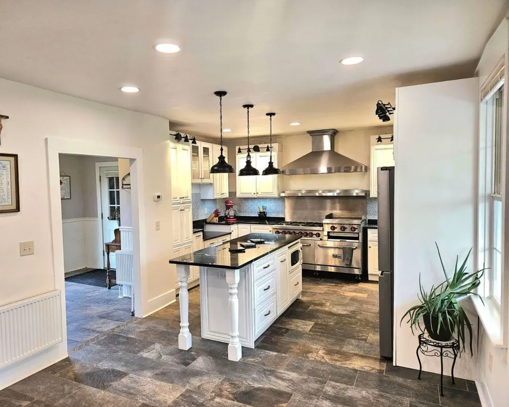 1407 Whittier Hill Cabot VT 05647