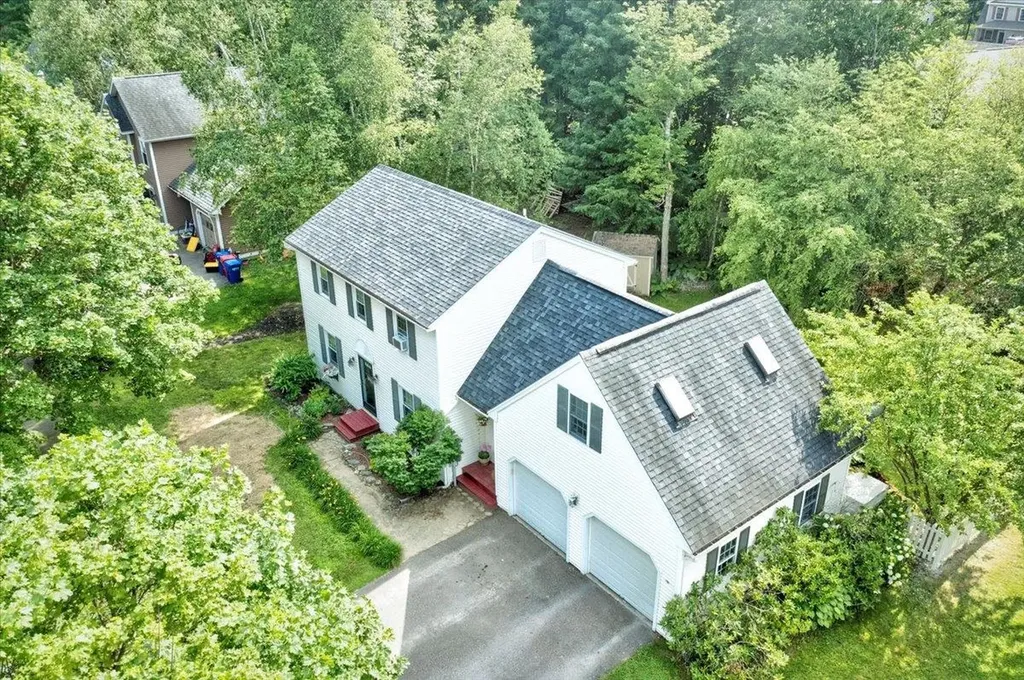 12 Thomas Lane Essex VT 05452