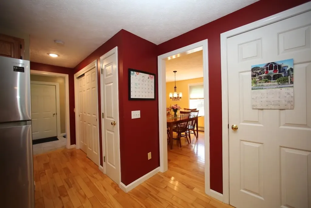 12 Thomas Lane Essex VT 05452