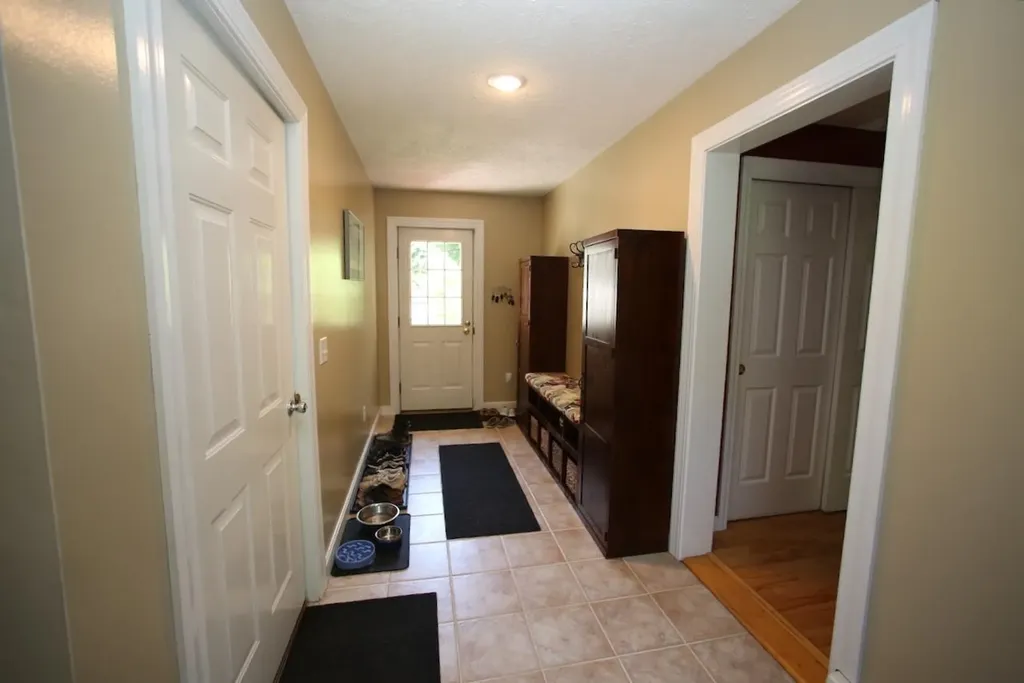 12 Thomas Lane Essex VT 05452