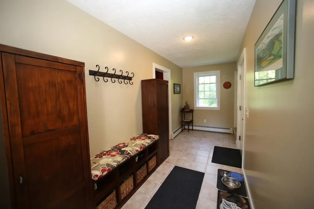 12 Thomas Lane Essex VT 05452