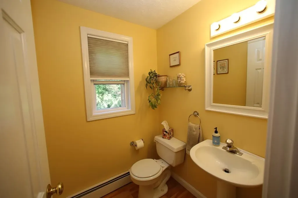 12 Thomas Lane Essex VT 05452