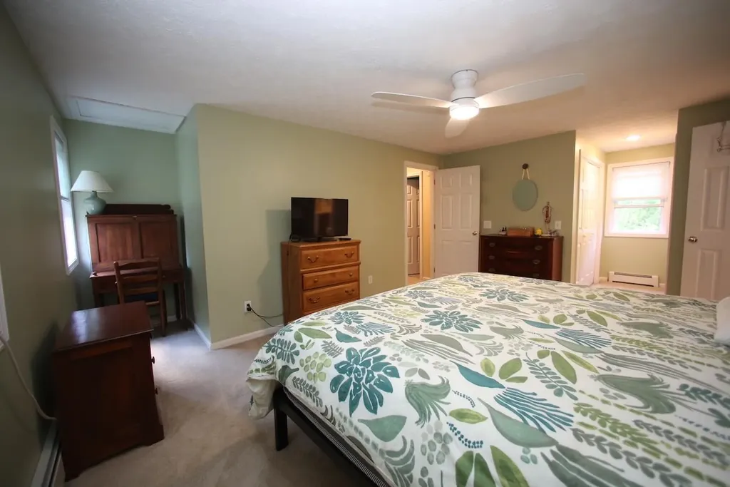 12 Thomas Lane Essex VT 05452