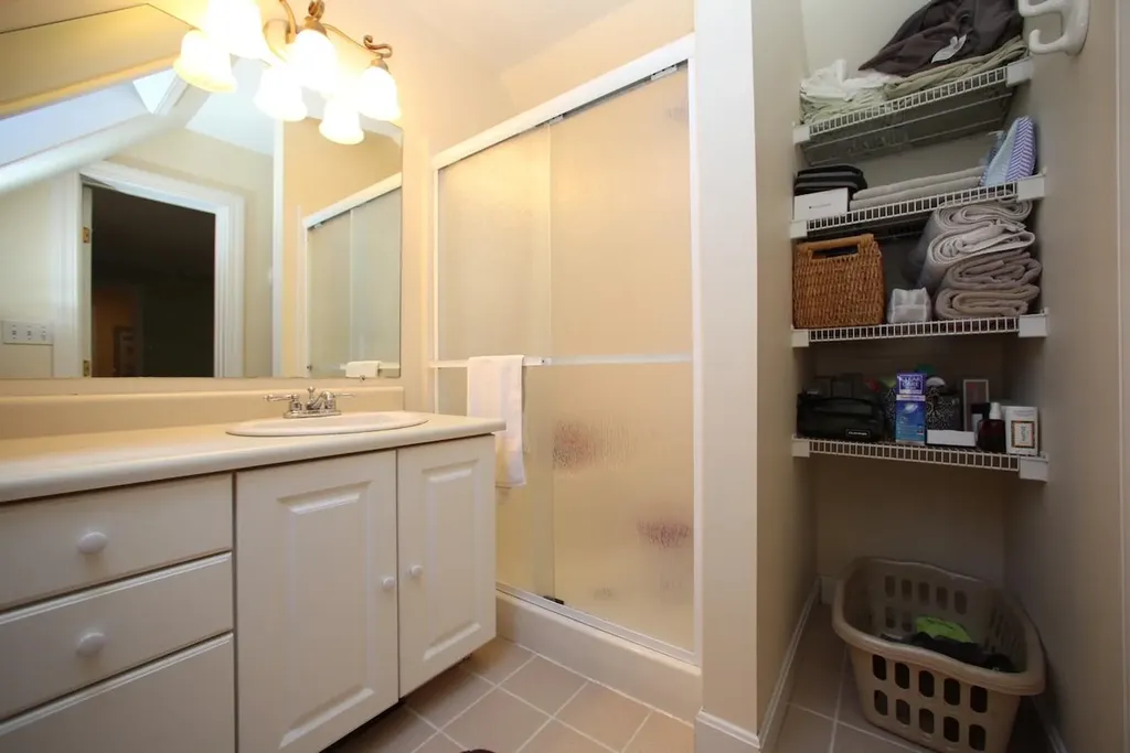 12 Thomas Lane Essex VT 05452