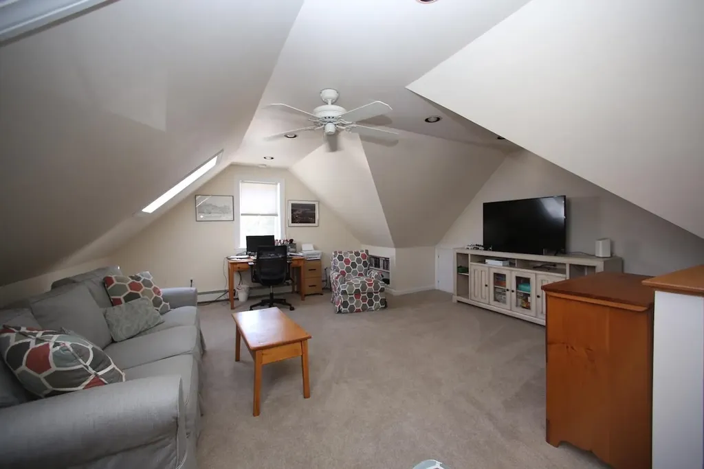 12 Thomas Lane Essex VT 05452