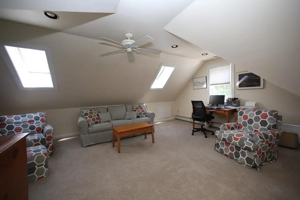 12 Thomas Lane Essex VT 05452