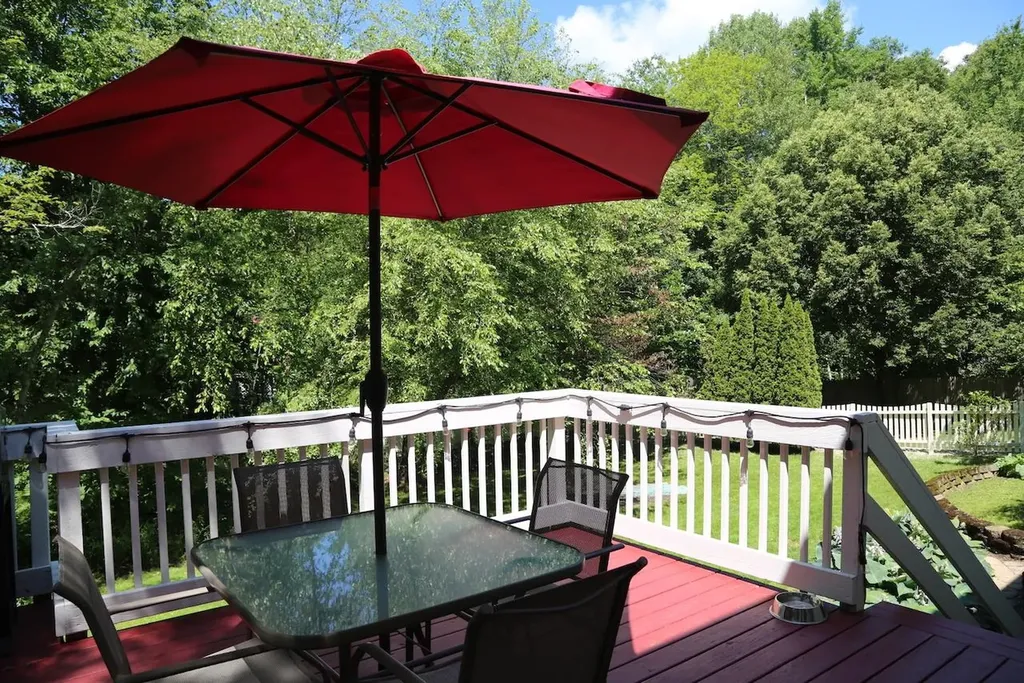 12 Thomas Lane Essex VT 05452