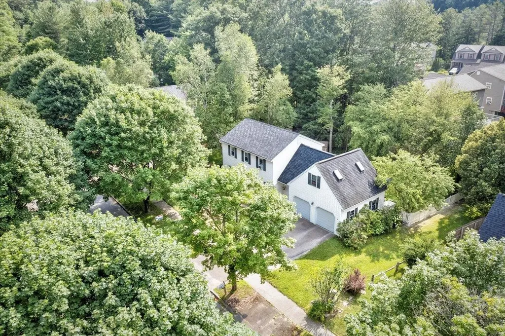 12 Thomas Lane Essex VT 05452