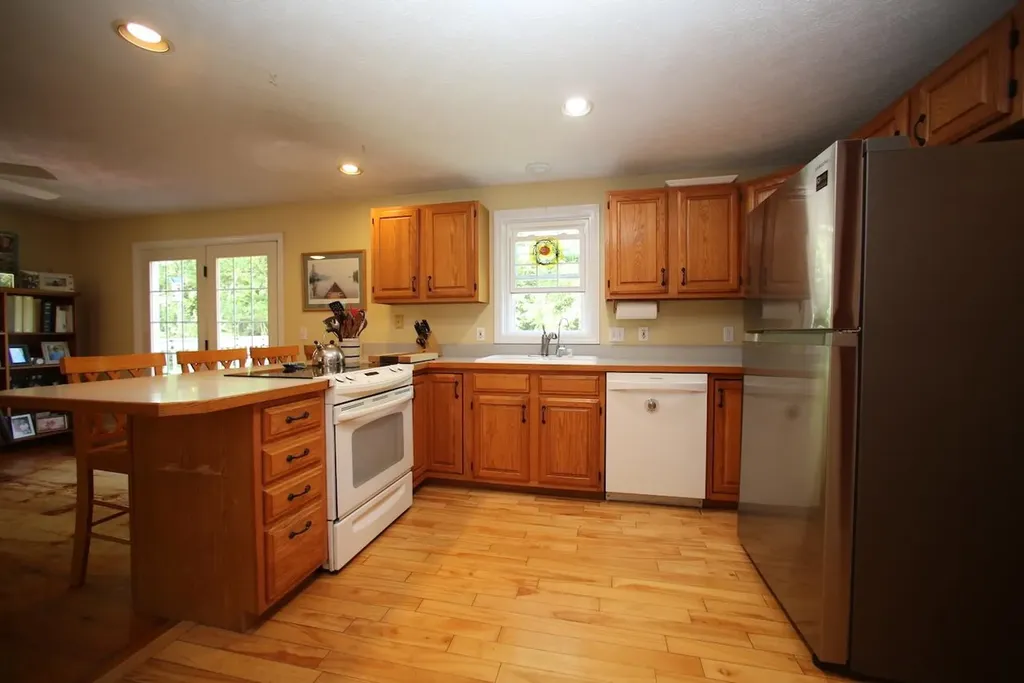 12 Thomas Lane Essex VT 05452