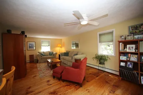 12 Thomas Lane Essex VT 05452