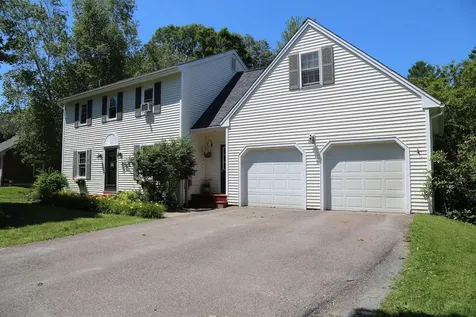 12 Thomas Lane Essex VT 05452