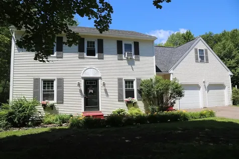 12 Thomas Lane Essex VT 05452