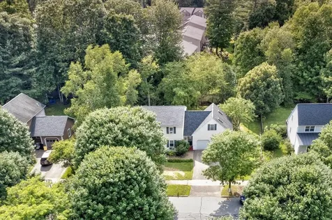 12 Thomas Lane Essex VT 05452