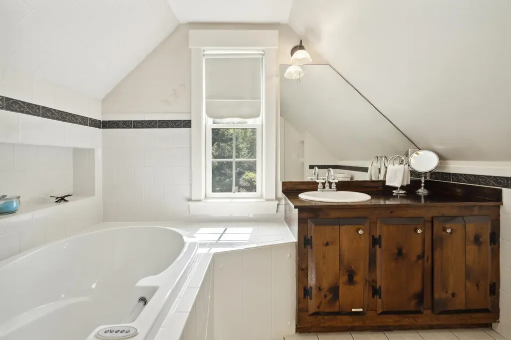 94 Mandi Lane Bristol NH 03222