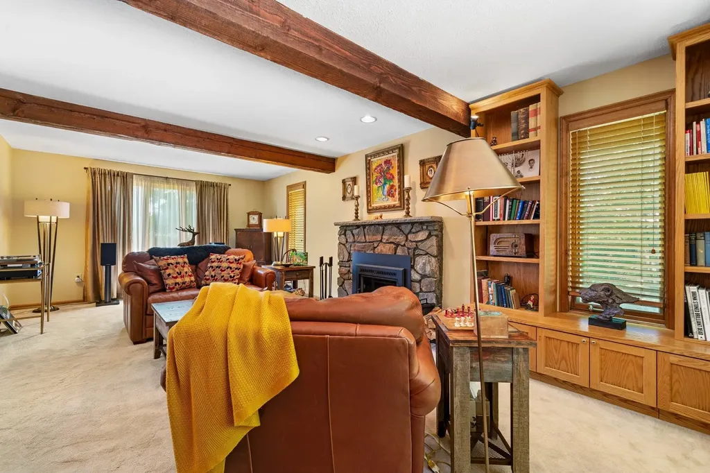 139 Barretts Hill Road Hudson NH 03051