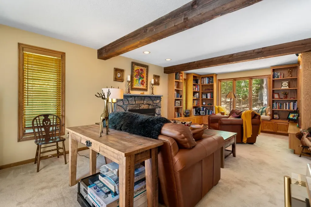 139 Barretts Hill Road Hudson NH 03051