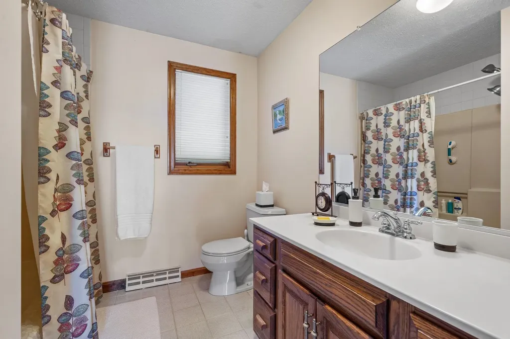 139 Barretts Hill Road Hudson NH 03051