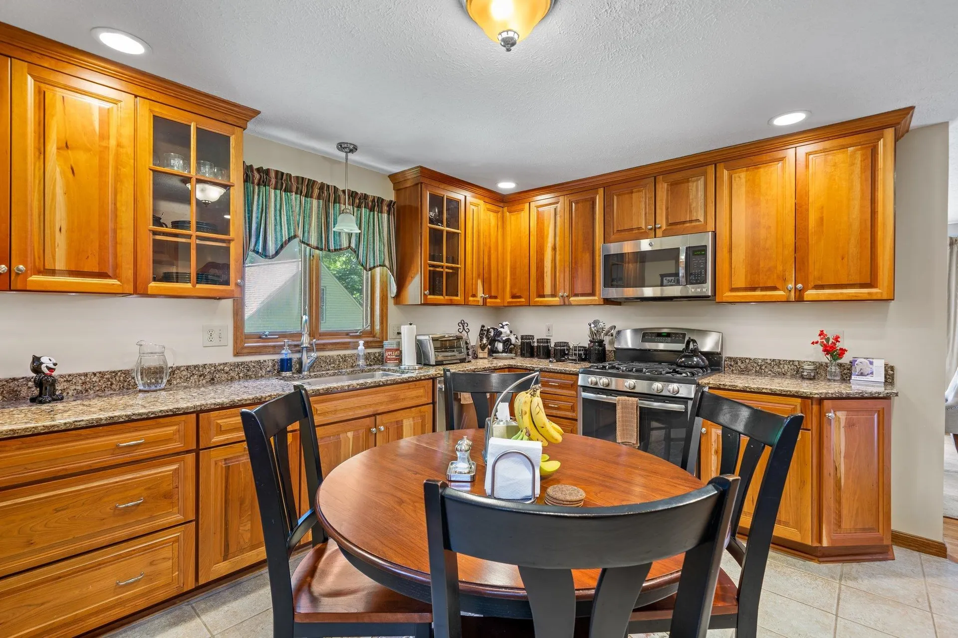 139 Barretts Hill Road Hudson NH 03051