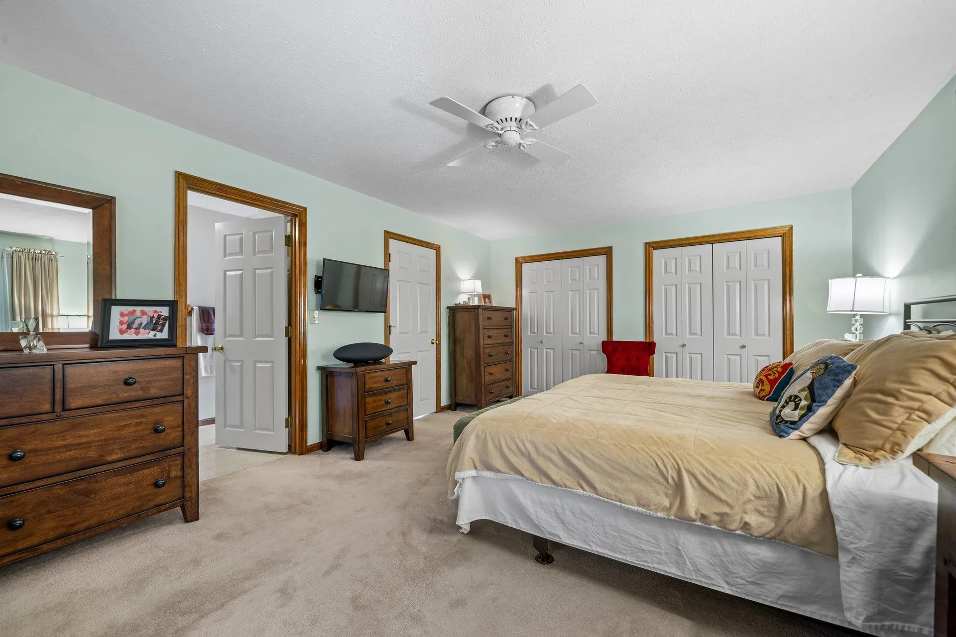 139 Barretts Hill Road Hudson NH 03051