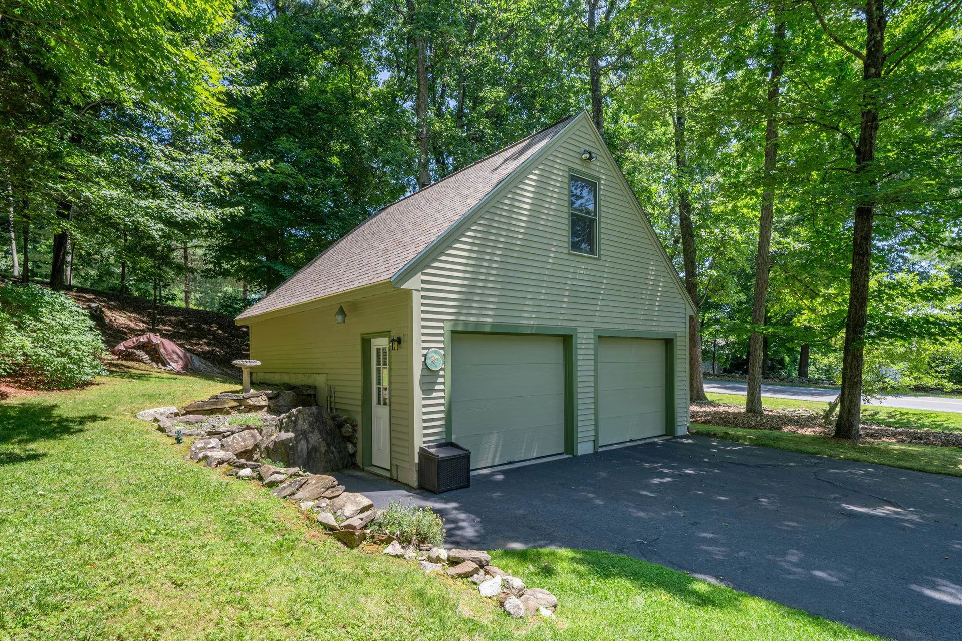 139 Barretts Hill Road Hudson NH 03051