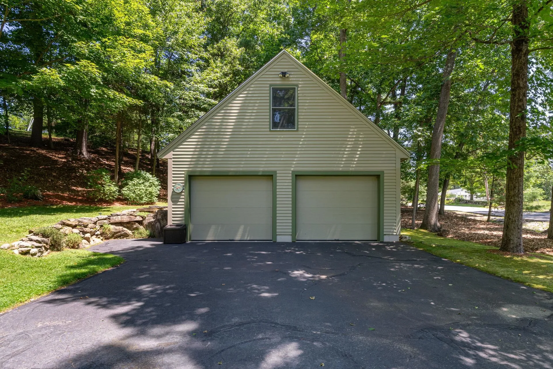 139 Barretts Hill Road Hudson NH 03051