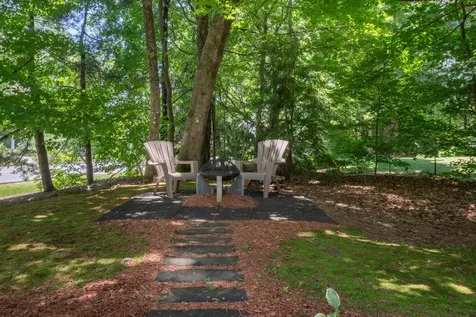 139 Barretts Hill Road Hudson NH 03051