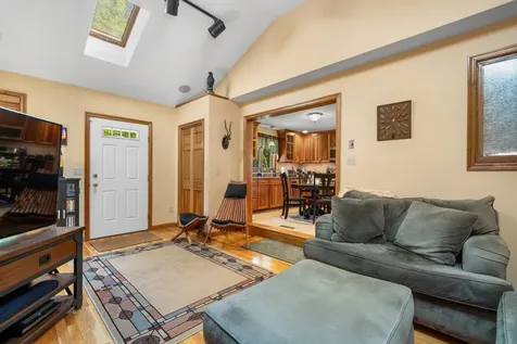 139 Barretts Hill Road Hudson NH 03051