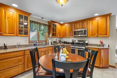 139 Barretts Hill Road Hudson NH 03051