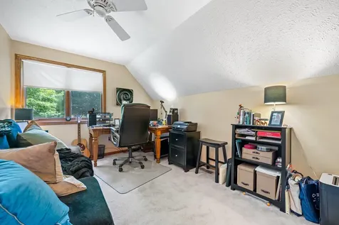 139 Barretts Hill Road Hudson NH 03051