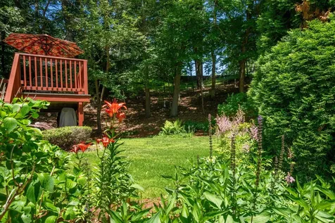 139 Barretts Hill Road Hudson NH 03051
