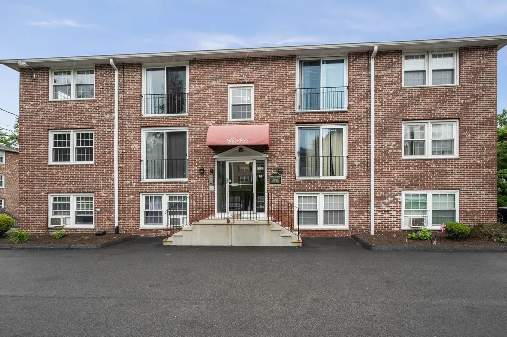 99 East Broadway Street Derry NH 03038