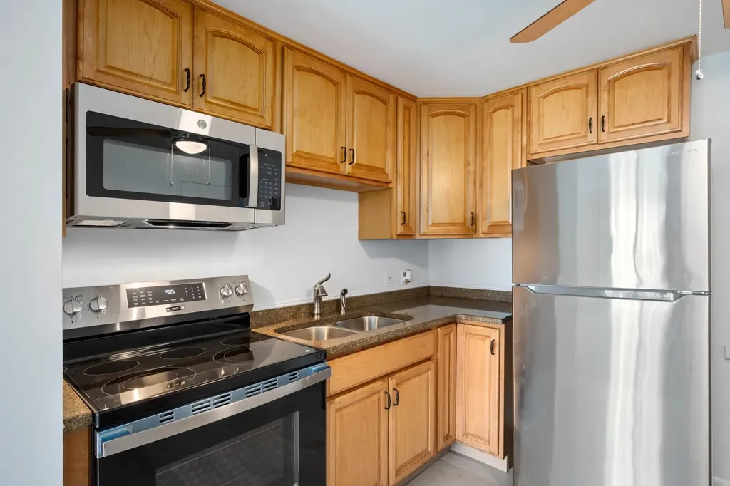 99 East Broadway Street Derry NH 03038