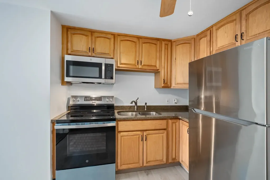 99 East Broadway Street Derry NH 03038