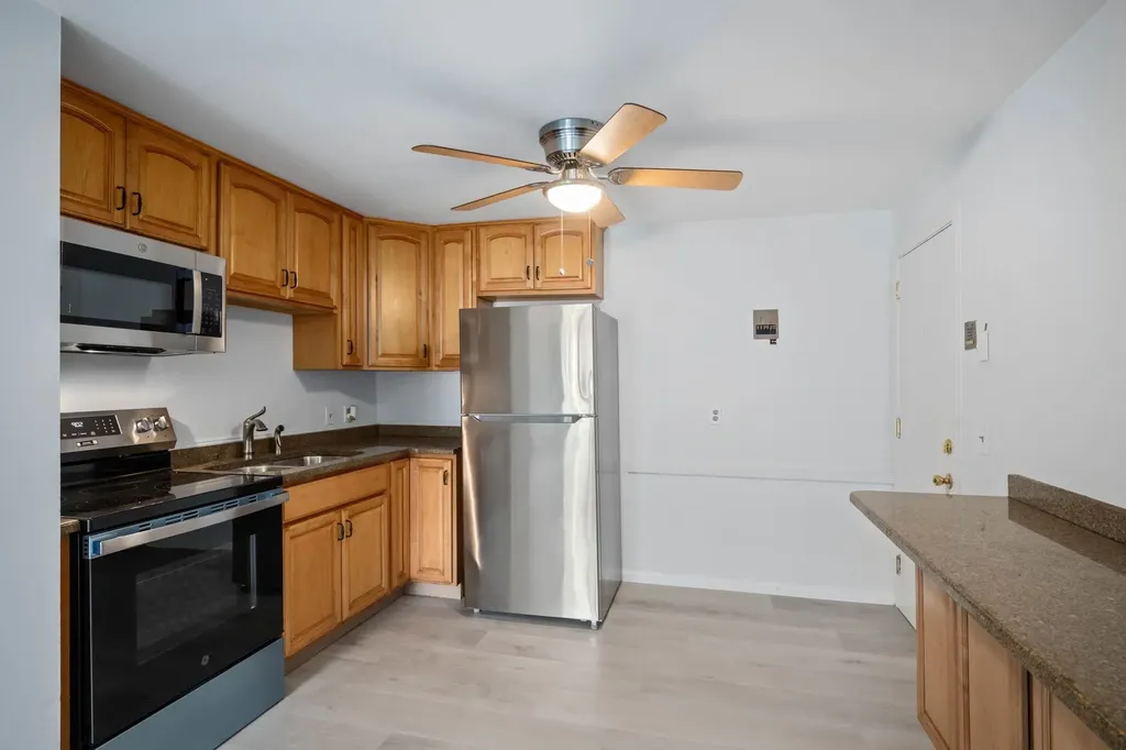 99 East Broadway Street Derry NH 03038