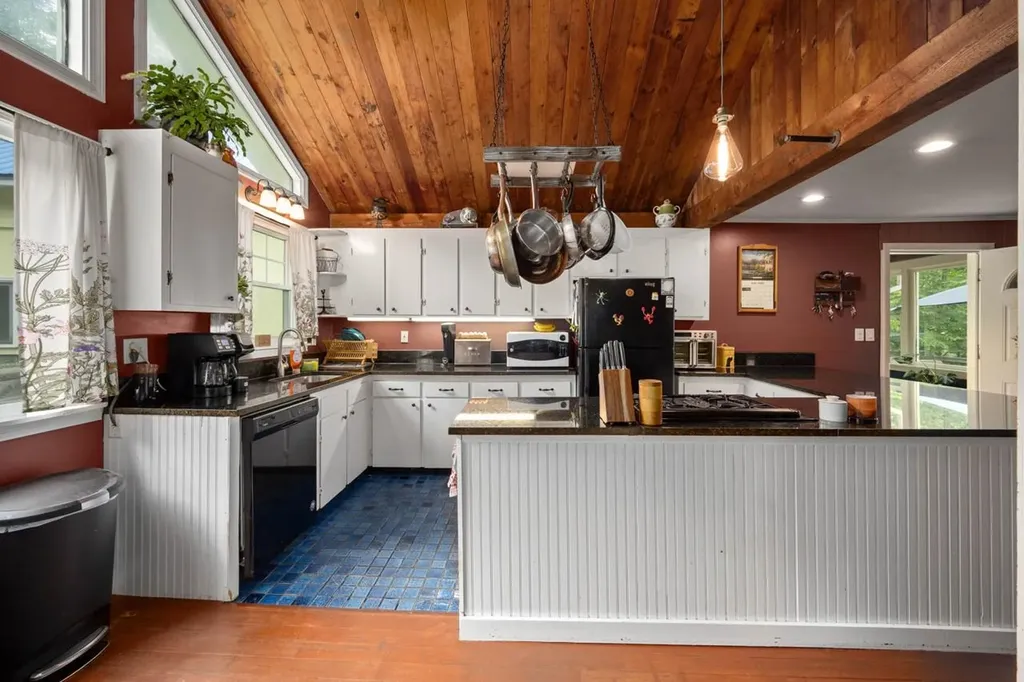 663 Gulf Road Chesterfield NH 03466